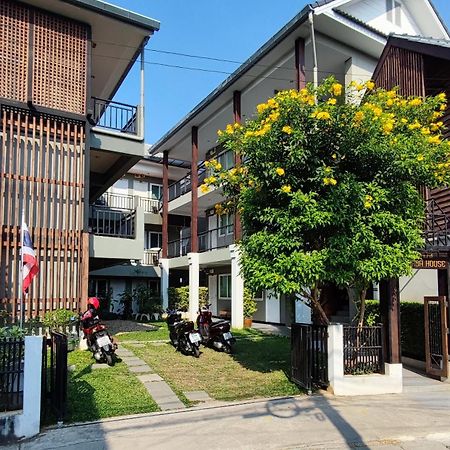 Chada House Hotel Csiangmaj Kültér fotó